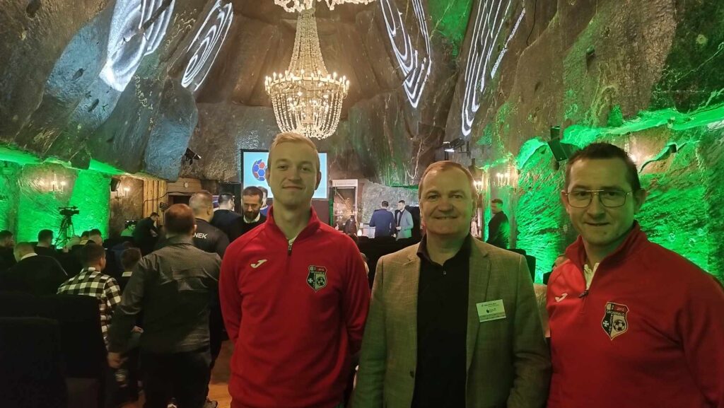 Na zaproszenie Wisły Kraków nasi trenerzy biorą dziś udział w prestiżowej, międzynarodowej konferencji #SALTmineCONFERENCE2024