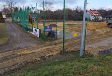 Trwa remont stadionu i budowa sztucznego boiska!