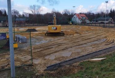 Trwa remont stadionu i budowa sztucznego boiska!