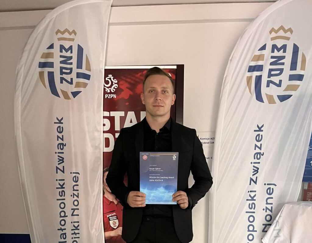 Trener Kacper Ząbroń zdobył licencję UEFA Youth B!