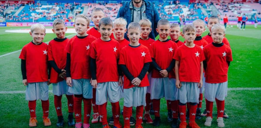 Chłopcy z Grunwaldu eskortowali zawodników Wisły Kraków!