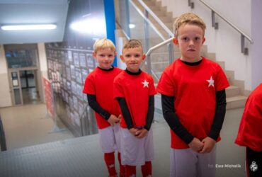 Chłopcy z Grunwaldu eskortowali zawodników Wisły Kraków!