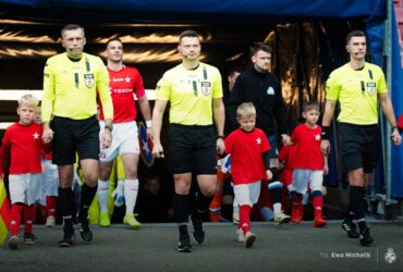 Chłopcy z Grunwaldu eskortowali zawodników Wisły Kraków!