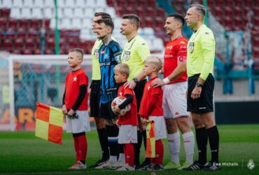 Chłopcy z Grunwaldu eskortowali zawodników Wisły Kraków!